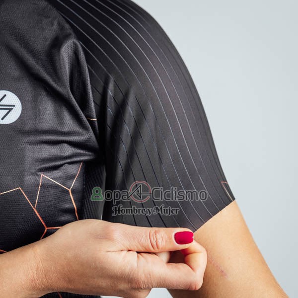 Steep Ropa Ciclismo Culotte Corto 2023 Mujer Mangas Cortas Negro Blanco